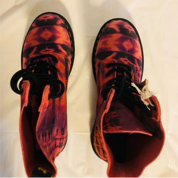 HP!💎NWT Doc Martens 1460 Pascal Purple and Red tie dye lace up Boots sz 9 - Picture 4 of 7